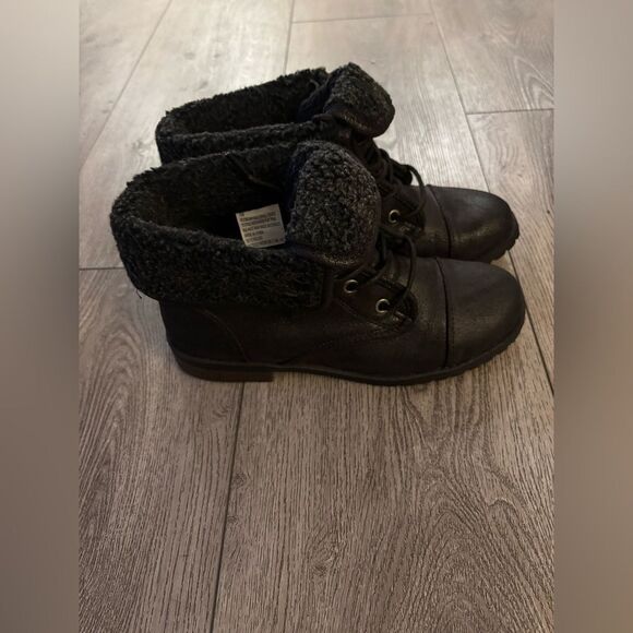 Seychelles Stylish Black combat Boots with Knit Cuff NWOT - Picture 8 of 12